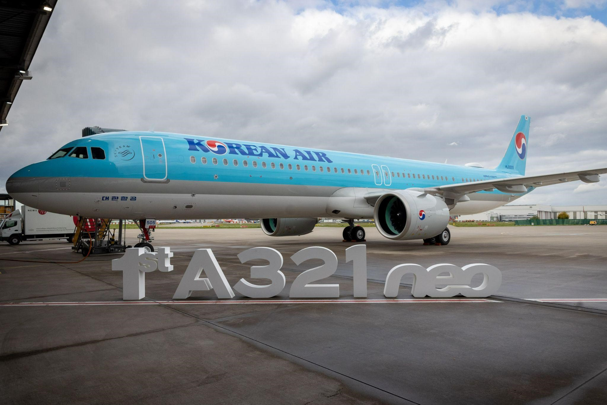 Korean Air エアバスA321 1/200 ＊価格変更 Korean Air エアバスA321 1