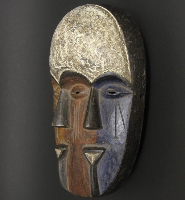 二つの顔の仮面<アフリカの仮面(木彫り)：アフリカ雑貨アザライ