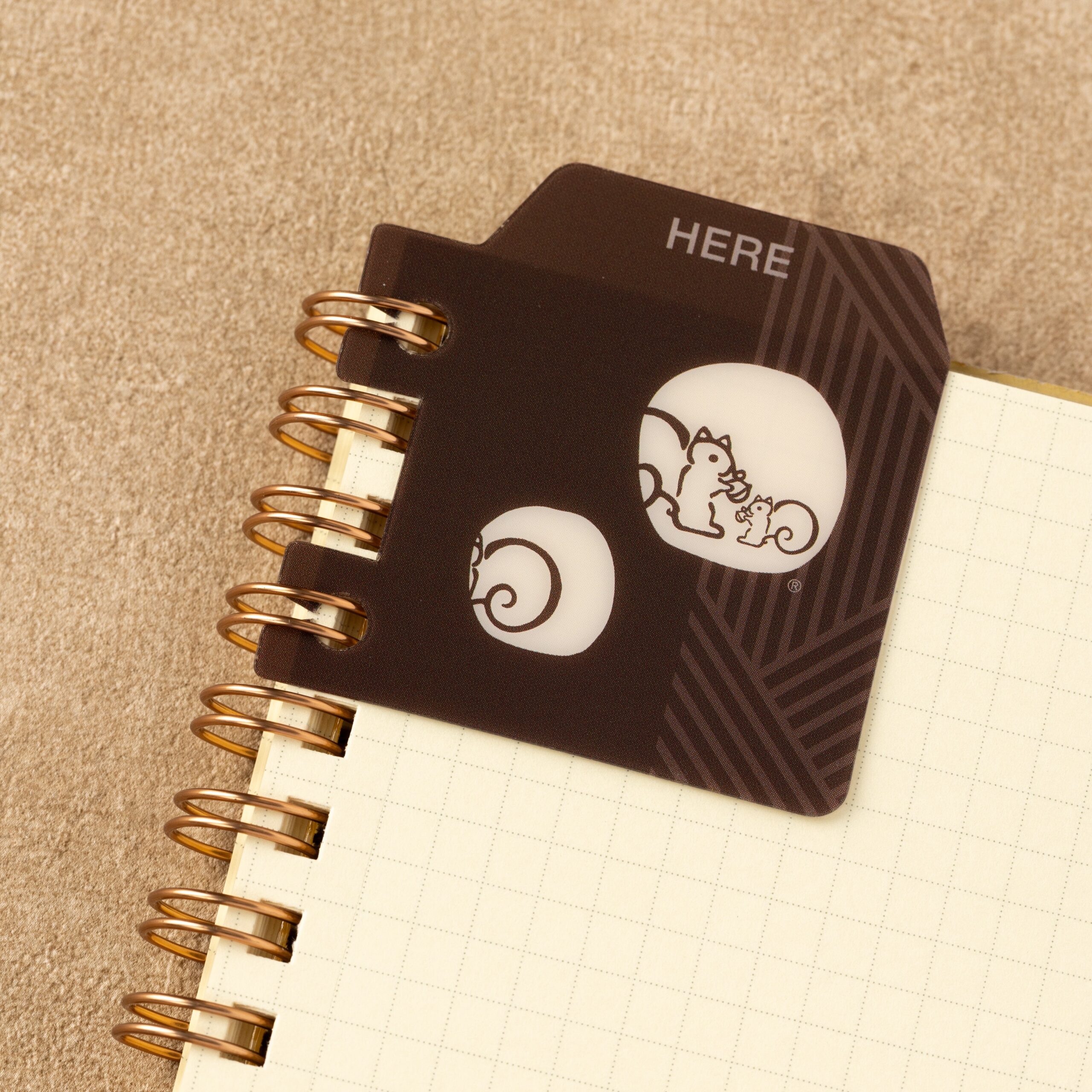 ロルバーン「ポケット付メモ L」「ブックマーク」「チャーム」の詳細