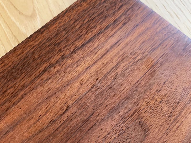 ダイニング テーブル 無垢はオイル仕上げがおすすめな理由！ -ウレタン