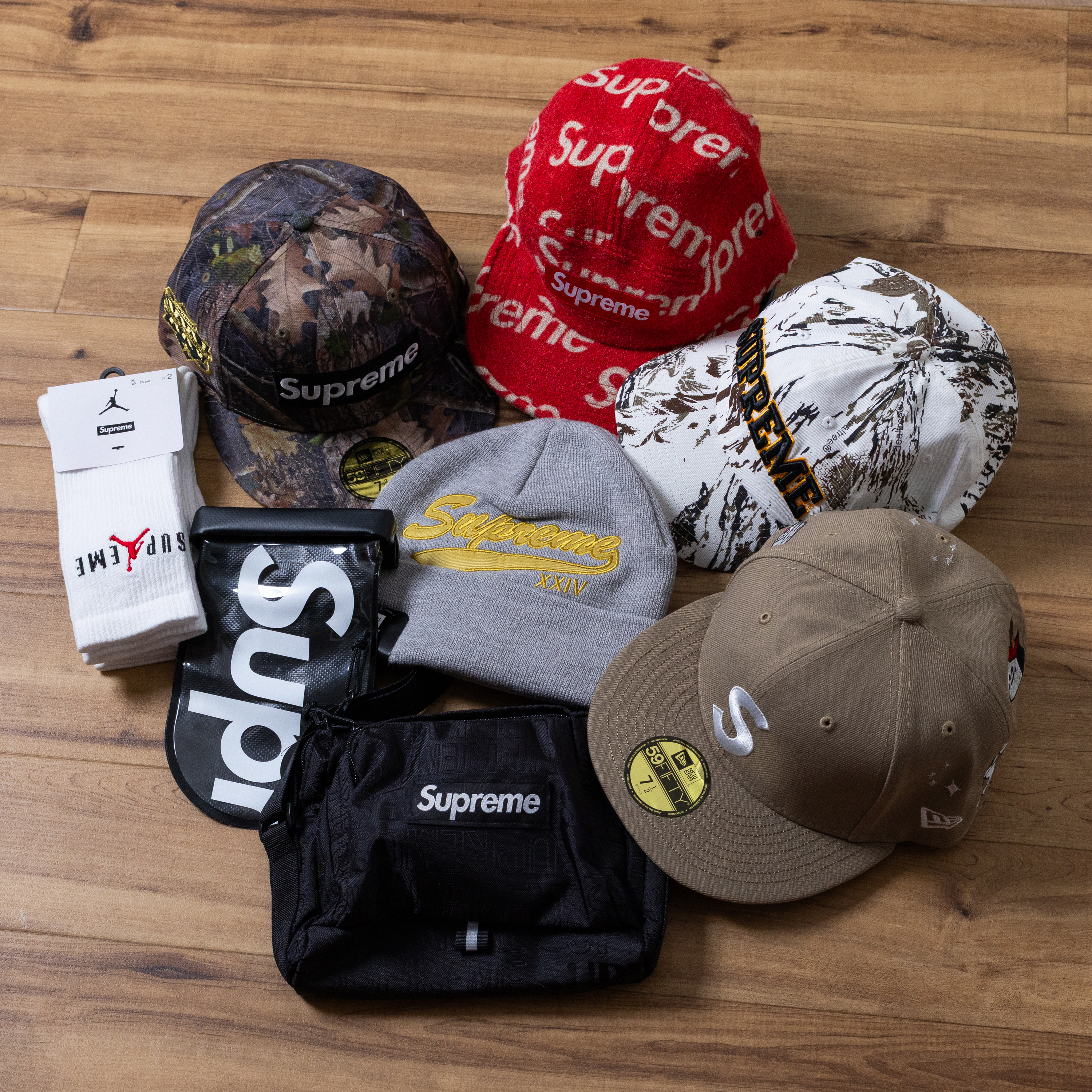 Supreme キャップ 黒 ロゴ刺繍 【公式通販】