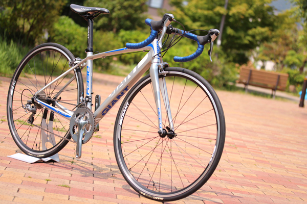 GIANT DEFY2 ティアグラ 2×10s Defy-Advanced-