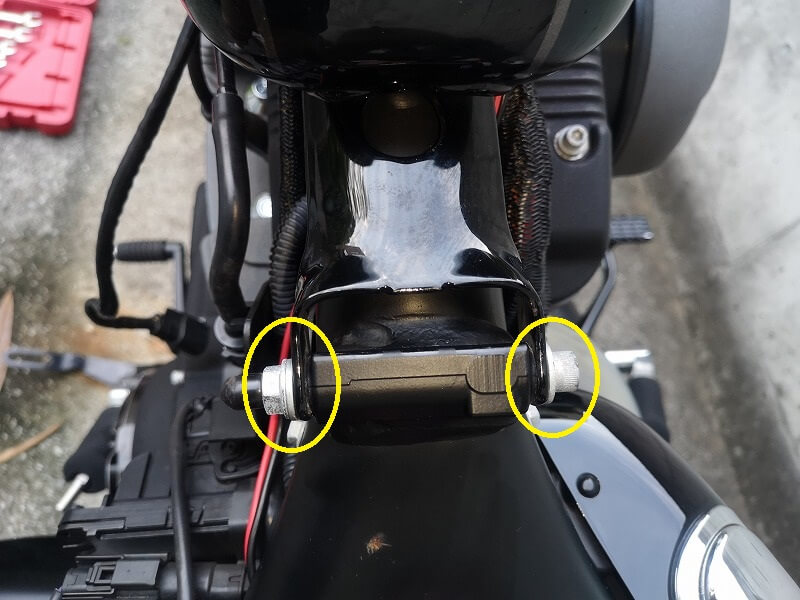 ハーレー スポーツスタータンク XL1200C 03から取り外し キャブ用