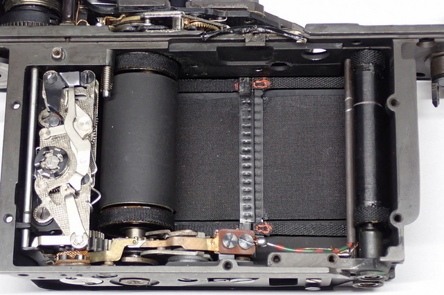 カメラ】Leica M4 ボディ（ジャンク品・シャッター幕外れ） hqdefault.jpg