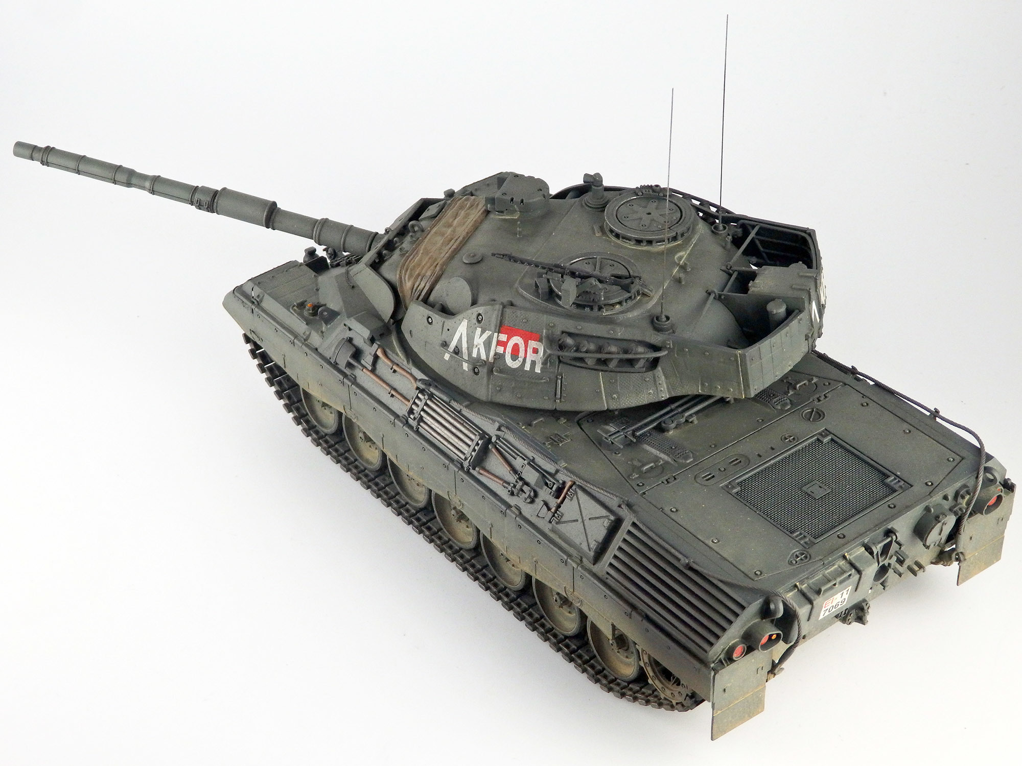 レベル 1/35 レオパルド1A5 完成品 戦車 プラモデル ノルウェー