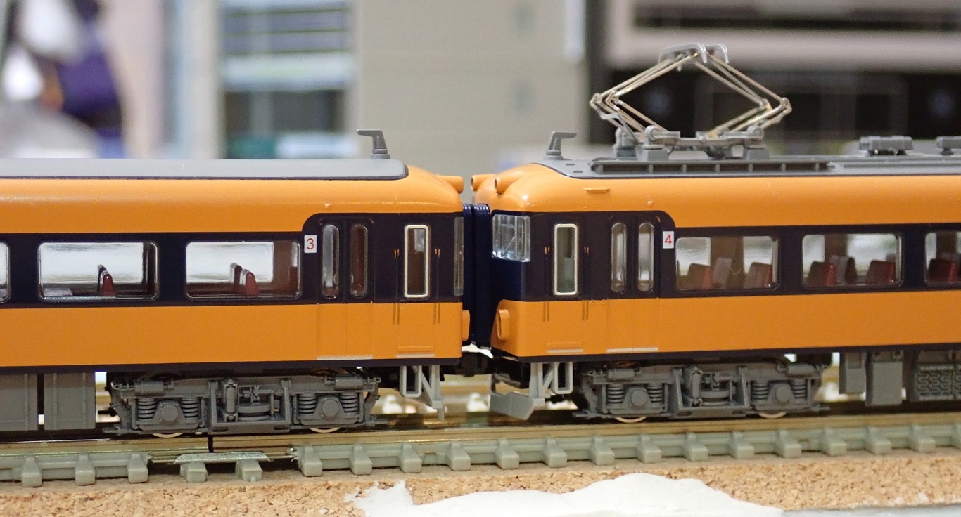 KATO 近鉄10100系 新ビスタカー三重連 入線 | 川崎駅 レイアウト製作日誌