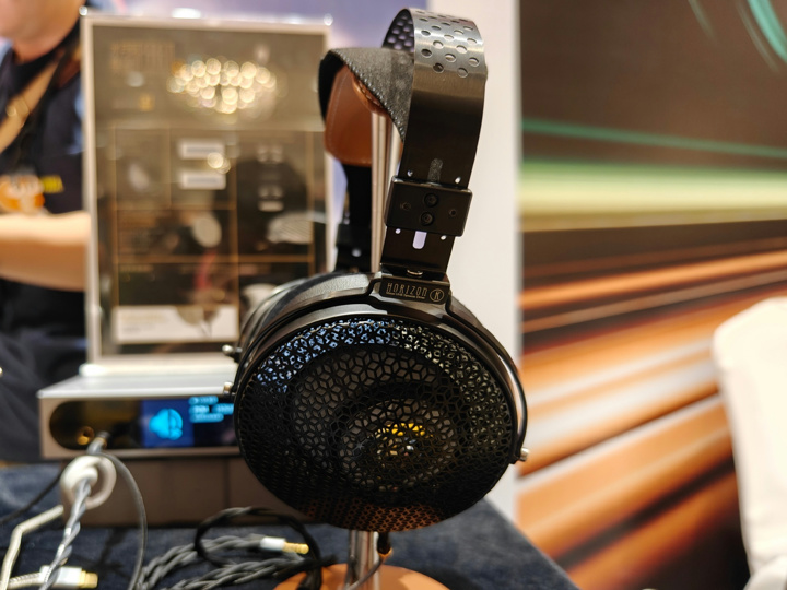 水月雨、上位クラスみたいな新デザインで新50mm径ドライバーの開放型