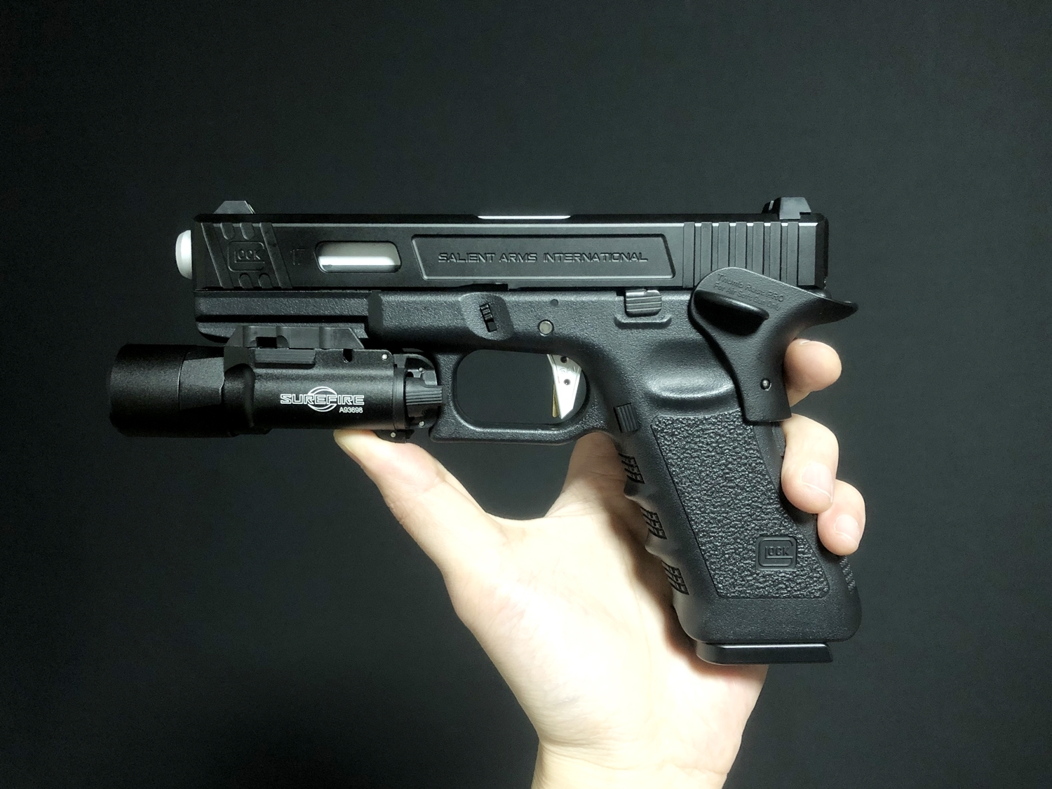 東京マルイ GLOCK 17 『SUREFIRE X300 ULTRA TYPE』を付けて見よう