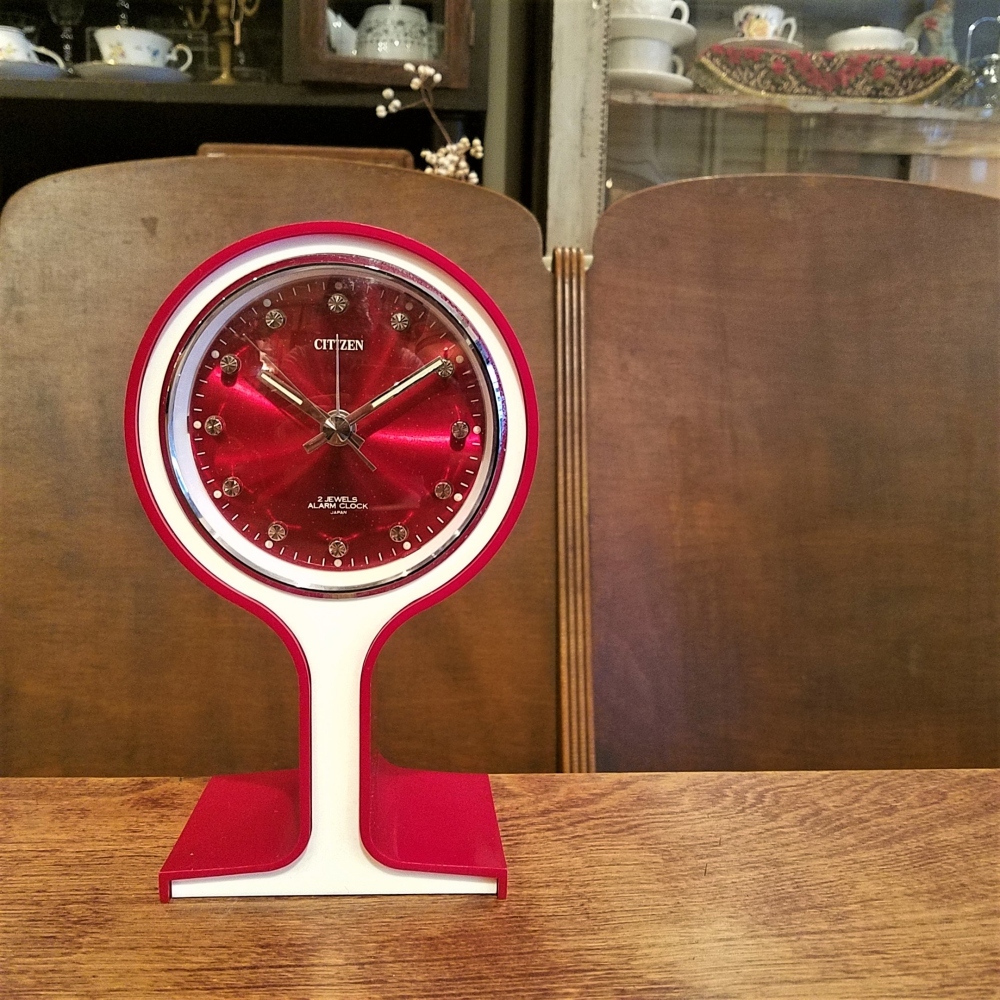 スペースエイジなCITIZEN/シチズンの置時計（アラームクロック