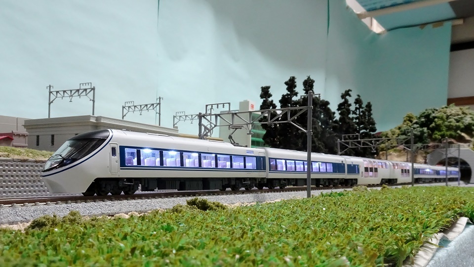 新車入線】富士山麓電気鉄道8500系「富士山ビュー特急」 - ビスタ模型