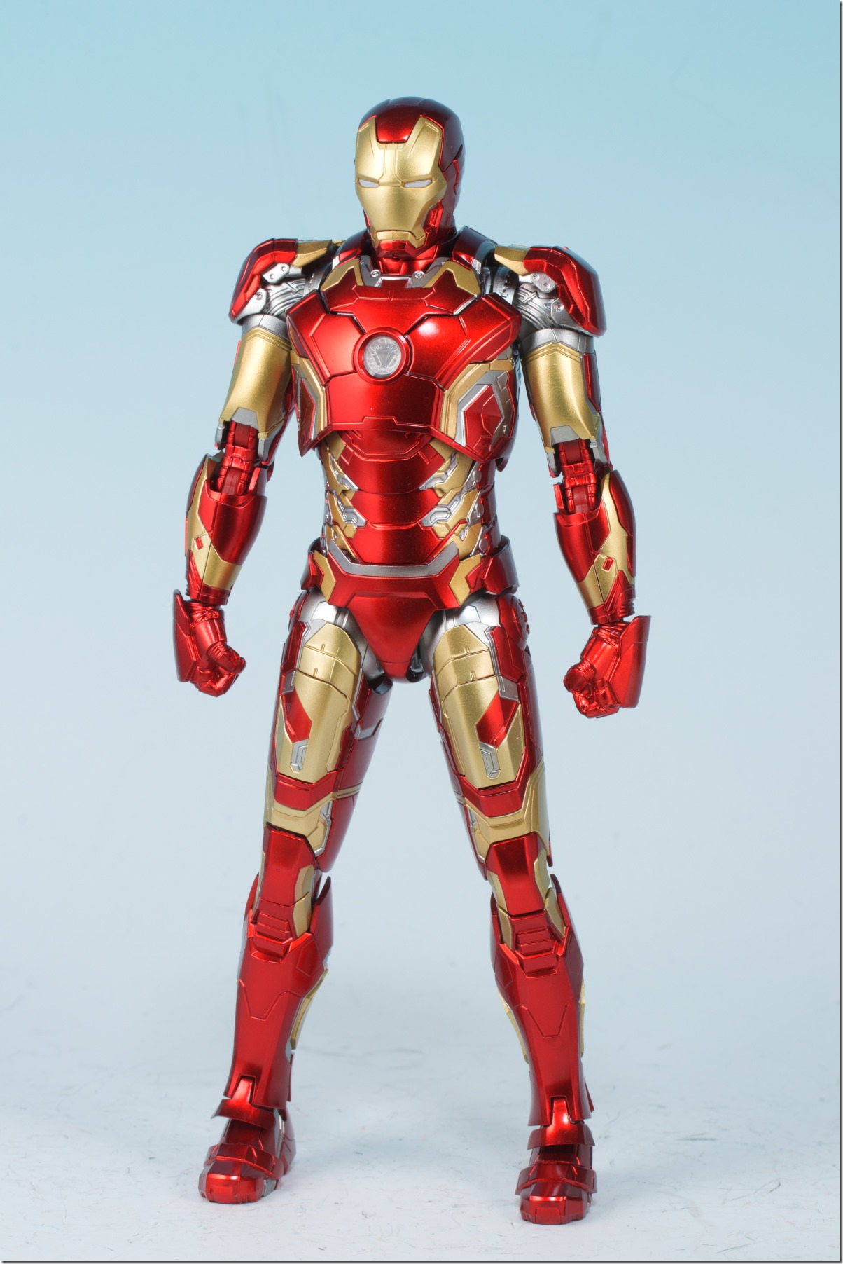 THREEZERO インフィニティ サーガ 1/12スケール DLX アイアンマン