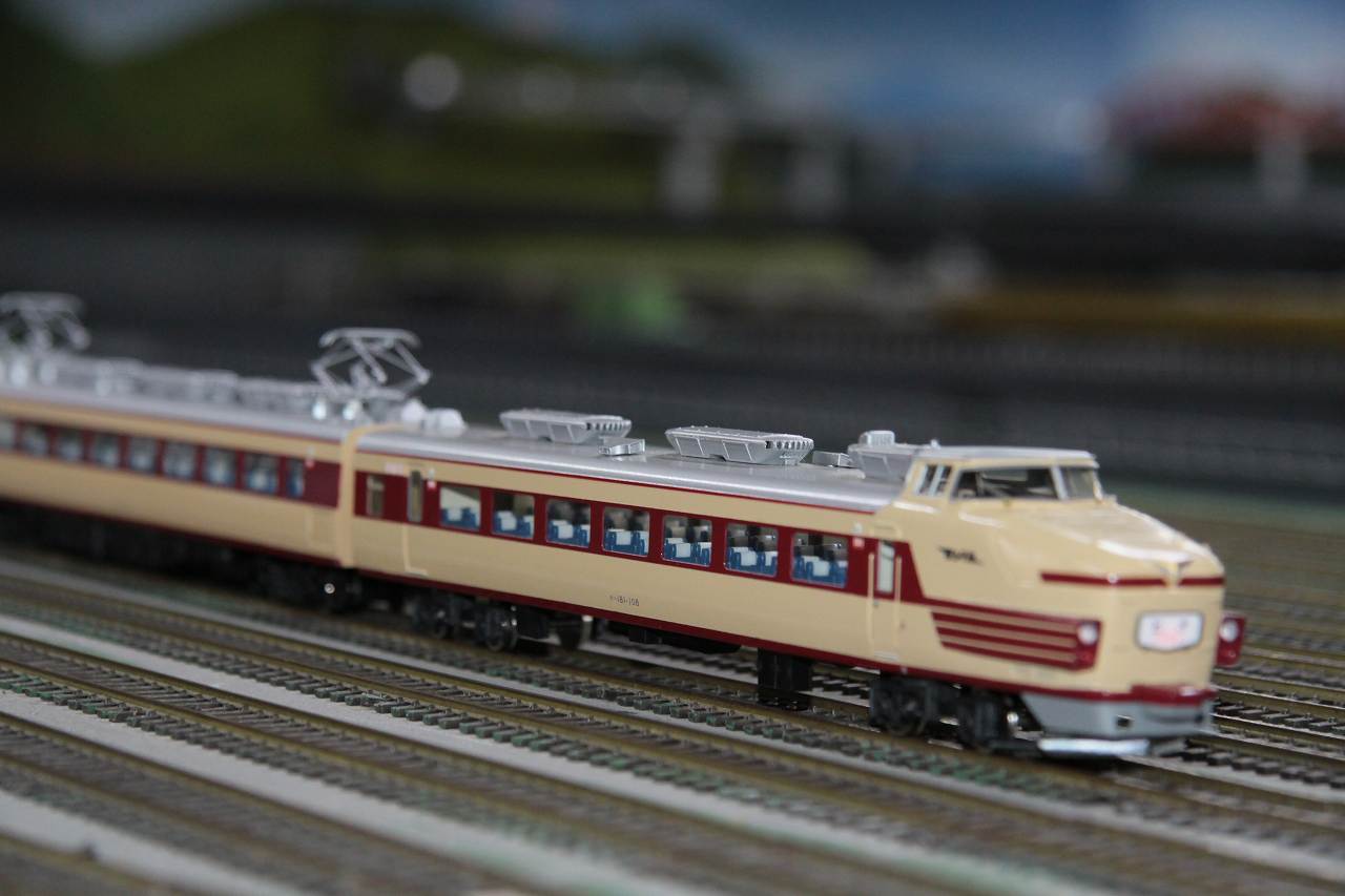 HOゲージ鉄道模型KTM国鉄特急こだま型電車クハ181モロ181サシ181