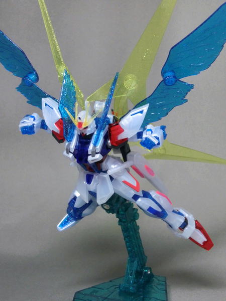 プレミアムバンダイ限定「HGBF 1/144 スタービルドストライクガンダム