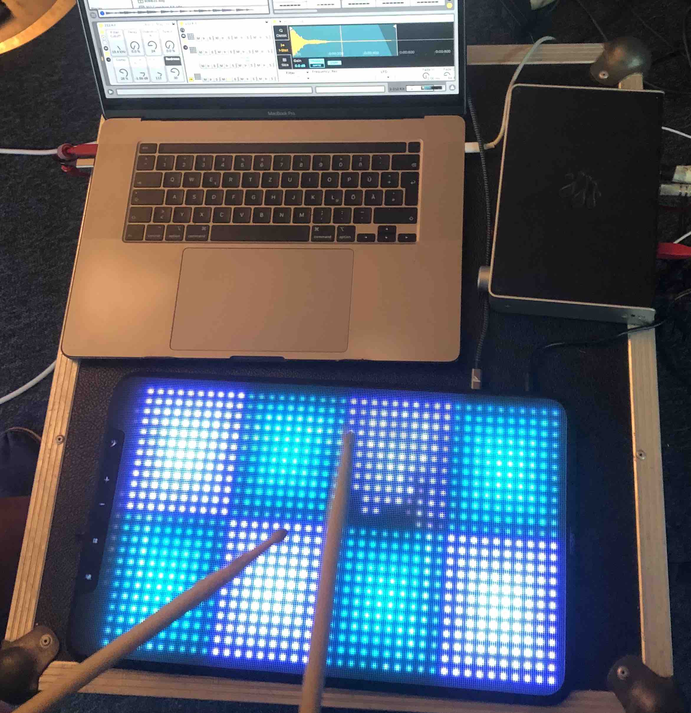 embodme ERAE TOUCH MIDIコントローラー Embodme Erae 2 - Perfect Circuit