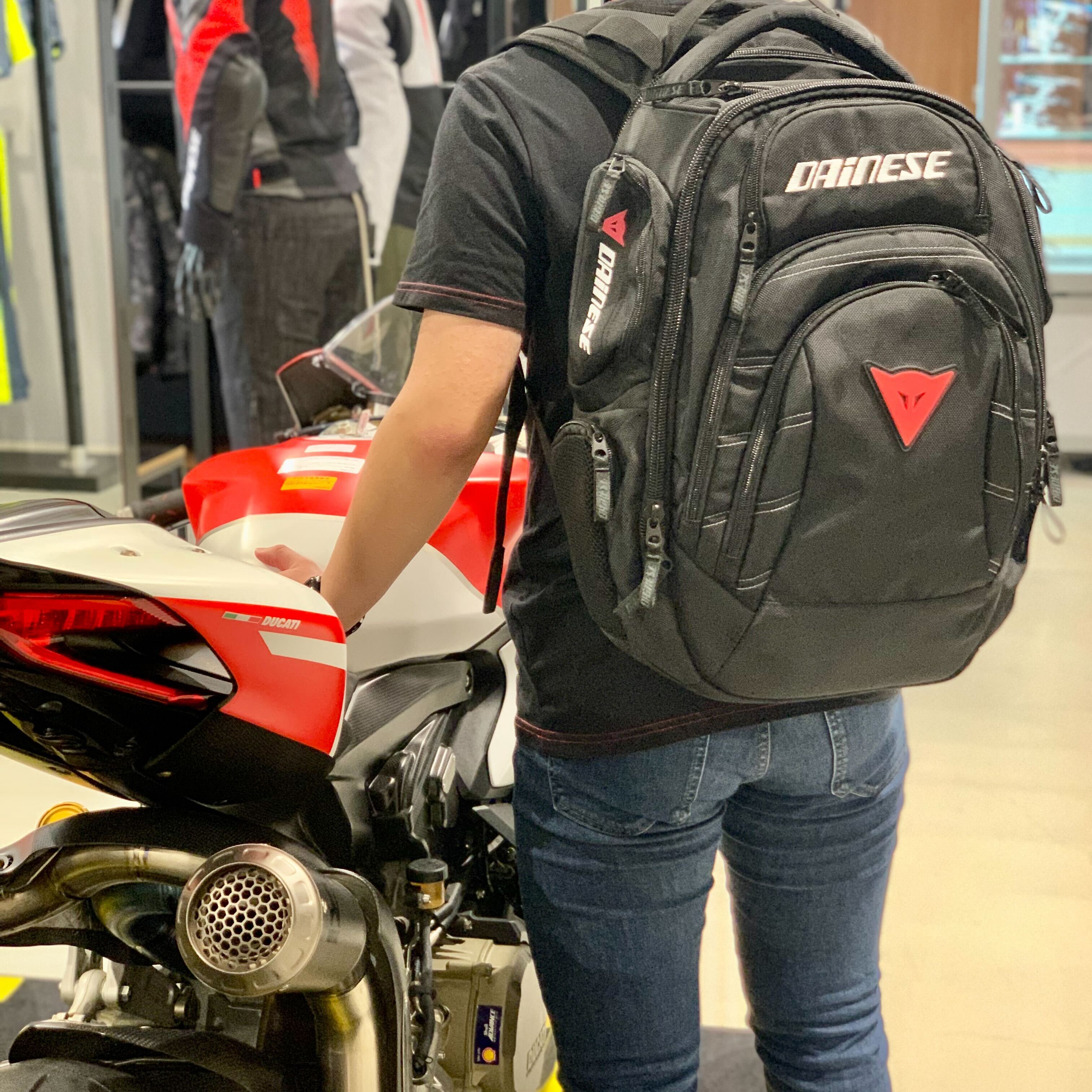 これなしで遠出できない!【D-GAMBIT BACKPACK】を詳しくご紹介!