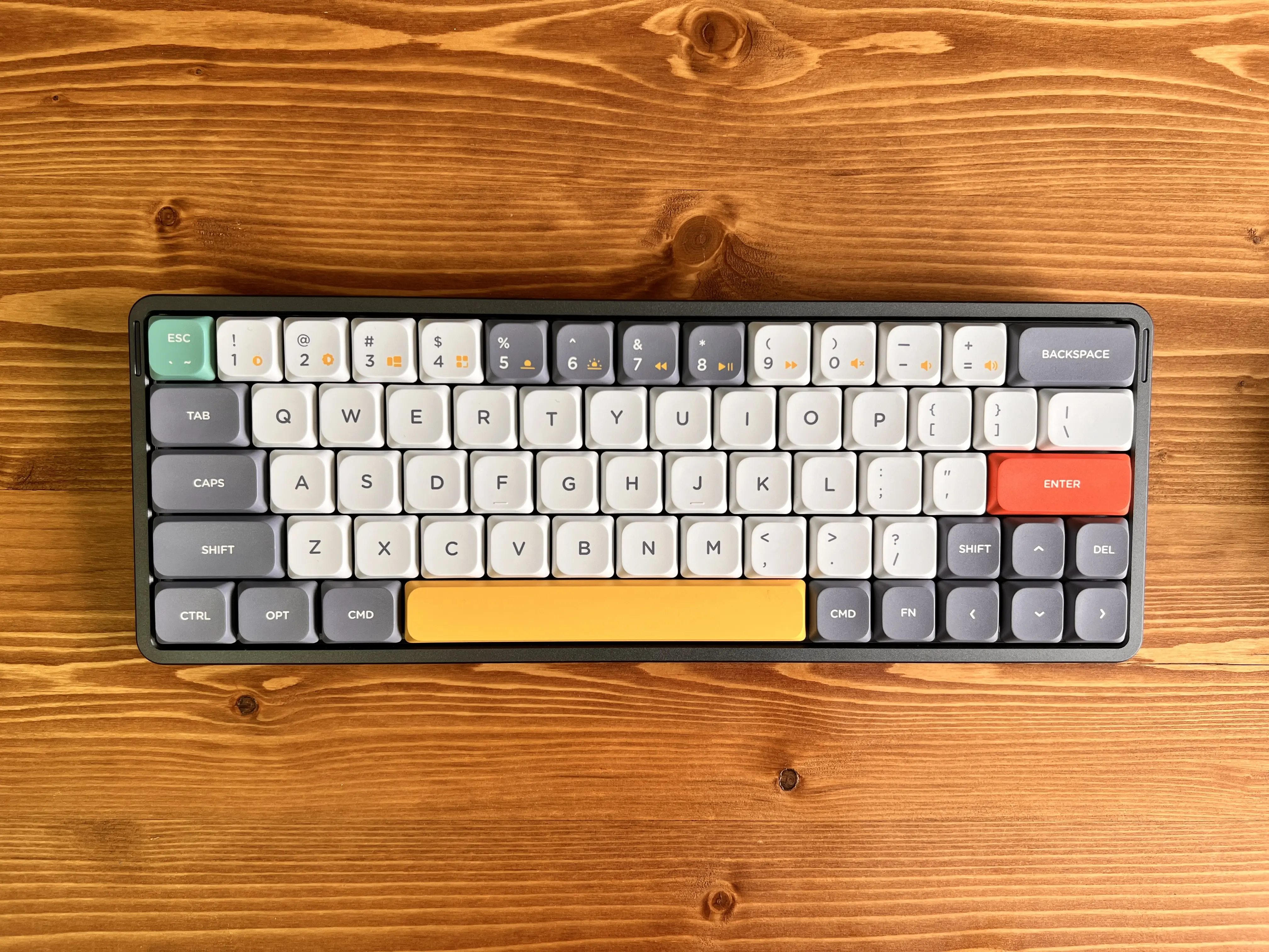 NuPhy Air60 キーボード 本体 カバー付き NuPhy AIR60 赤軸 メカニカル