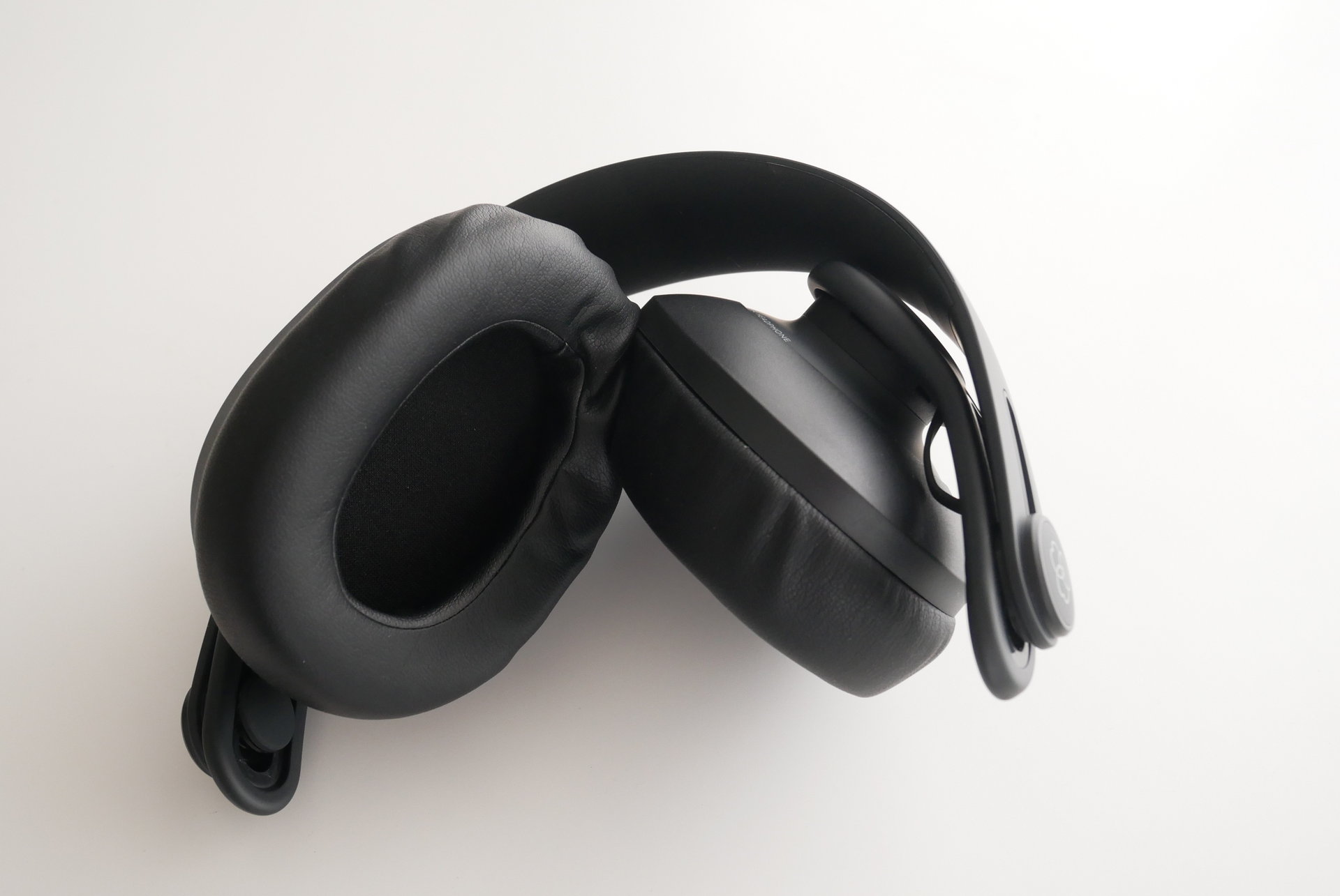 AKGのBluetoothヘッドホンK361-BTを半年使ってみた感想