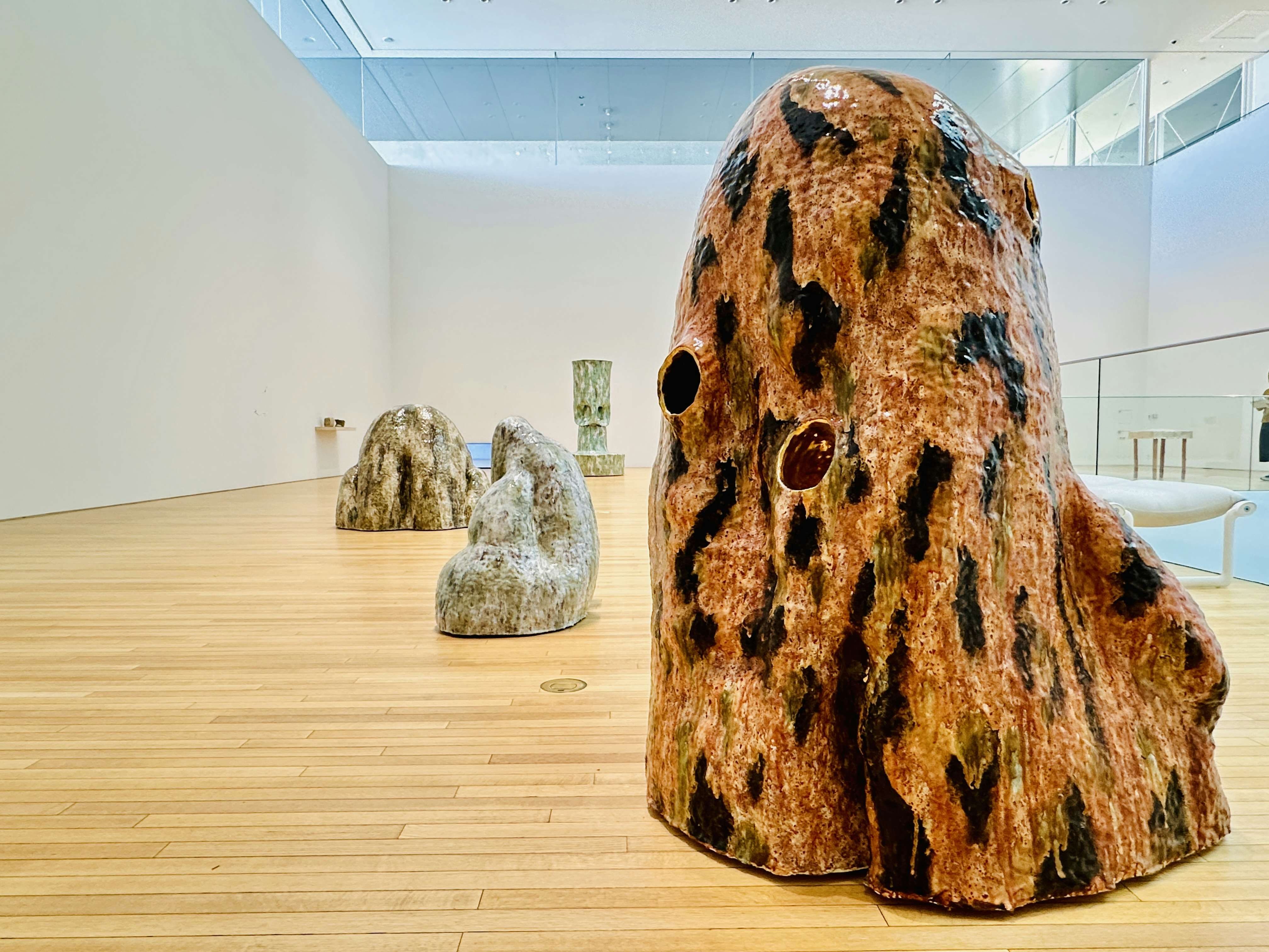 西條茜展 ダブル・タッチ」（丸亀市猪熊弦一郎現代美術館）開幕