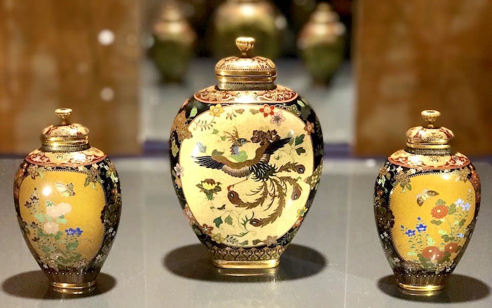 これぞ最高峰！ 東京都庭園美術館で見る「並河靖之七宝」の美｜美術手帖