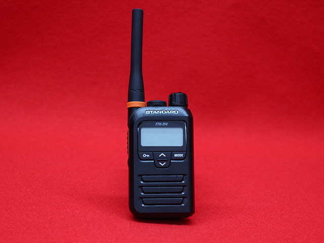 2台セット トランシーバー 充電器付き STANDARD FTH-108 FTH-308