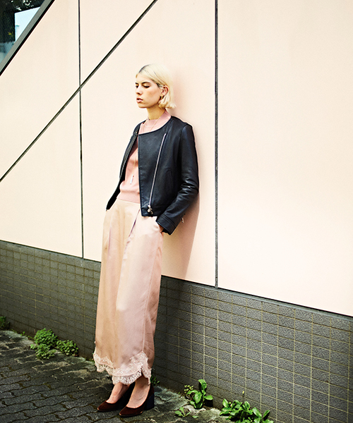 UNITED TOKYO（ユナイテッドトウキョウ）の「ノーカラーセミダブル