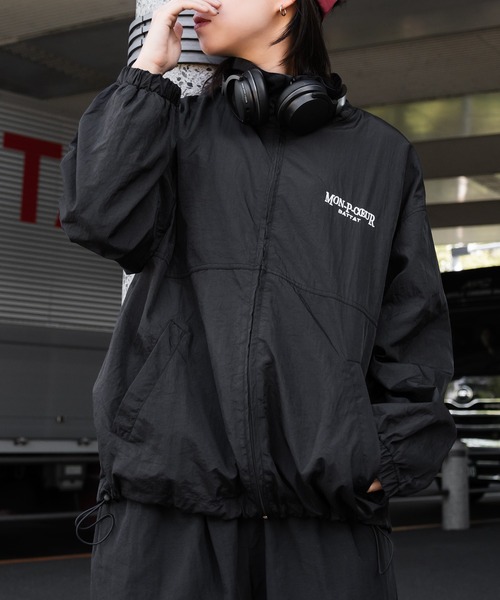kutir（クティール）の「【M,L2サイズ展開】刺繍ロゴナイロンブルゾン