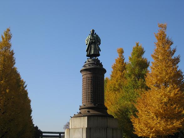 大村益次郎銅像｜城の旅への城写見(じょうしゃけん）