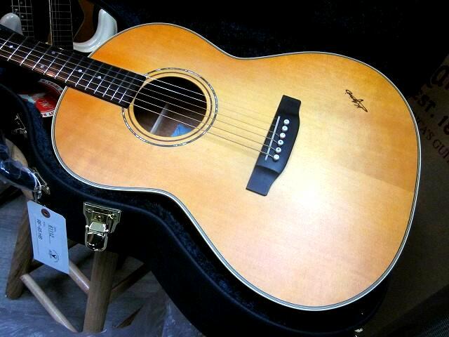 K.Yairi Angel Series RF-65 HB Honey Burst マイク搭載 アンプに