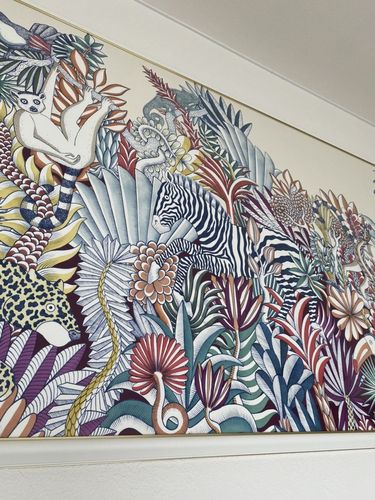 エルメスの壁紙で空間を彩るインテリア｜ecco babyのパーソナル