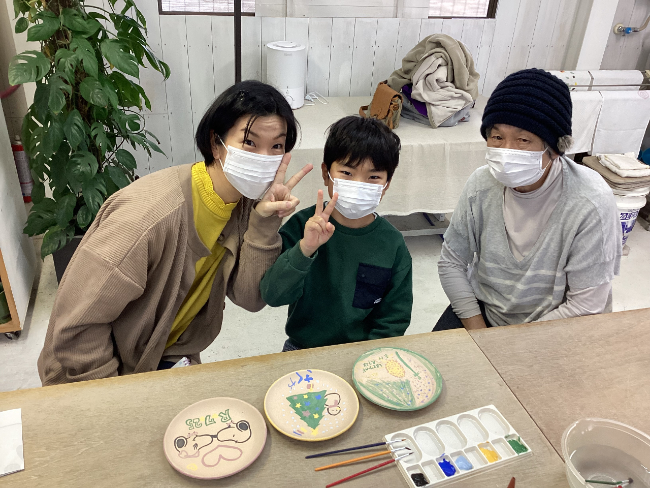 気軽に作るオリジナル！マグカップ・お皿に絵付け体験コース/工房夢幻