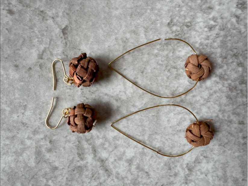 北海道ニセコ】山葡萄＆胡桃樹皮で作る手作りアクセサリー体験｜自然