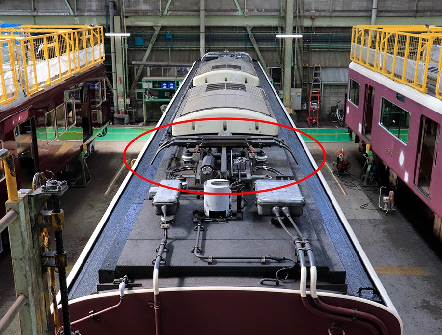 阪急電鉄神戸線8000系の8008F(シングルアームパンタグラフ搭載) 阪急