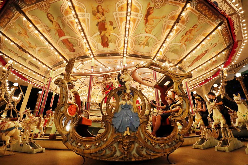 読む写真：回転木馬 最後の旅路 [写真特集1/9] | 毎日新聞