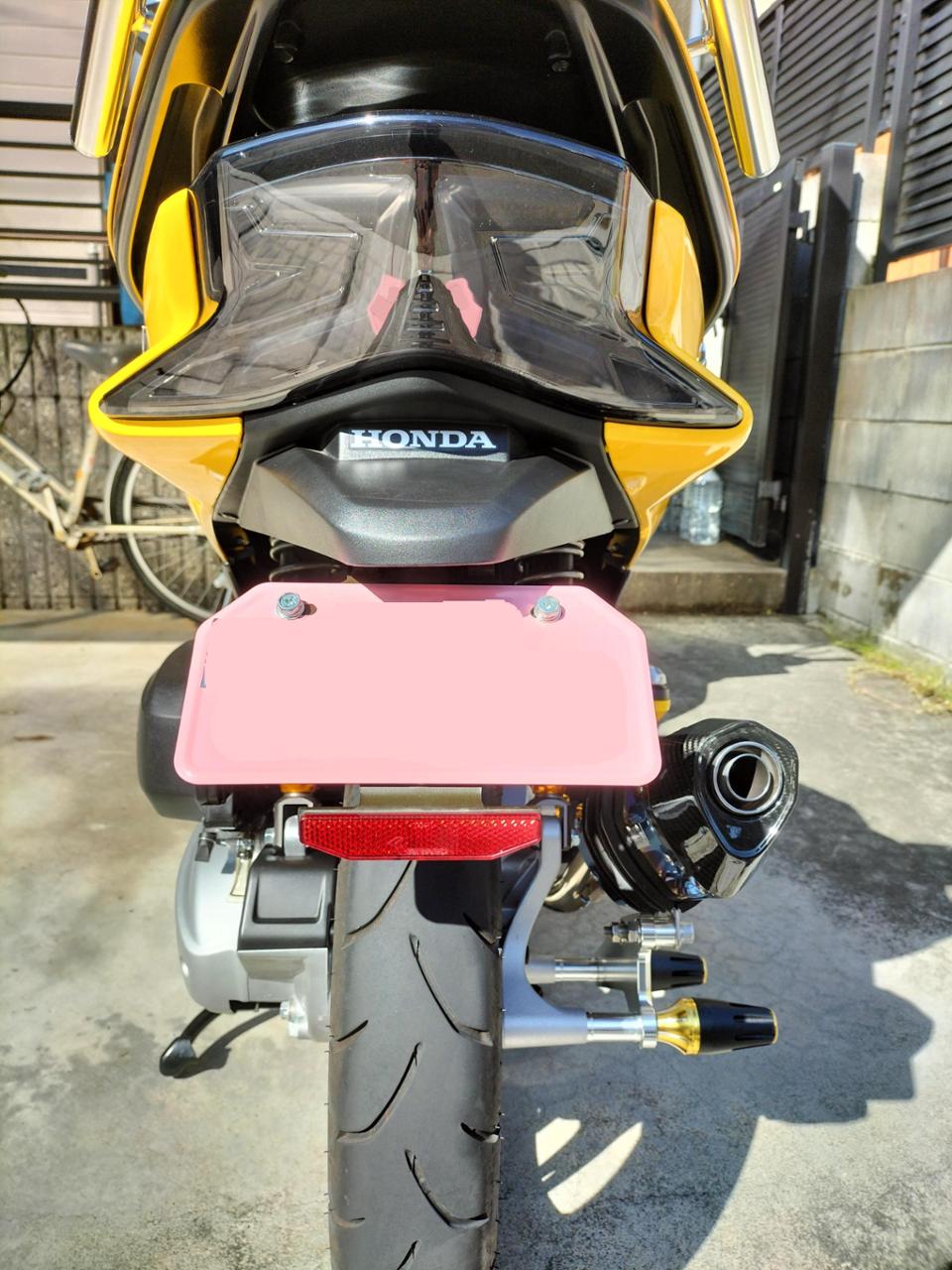 めちゃ大変。PCX(JF56)のテールランプ交換 | 喰う・寝る・乗る。byけ