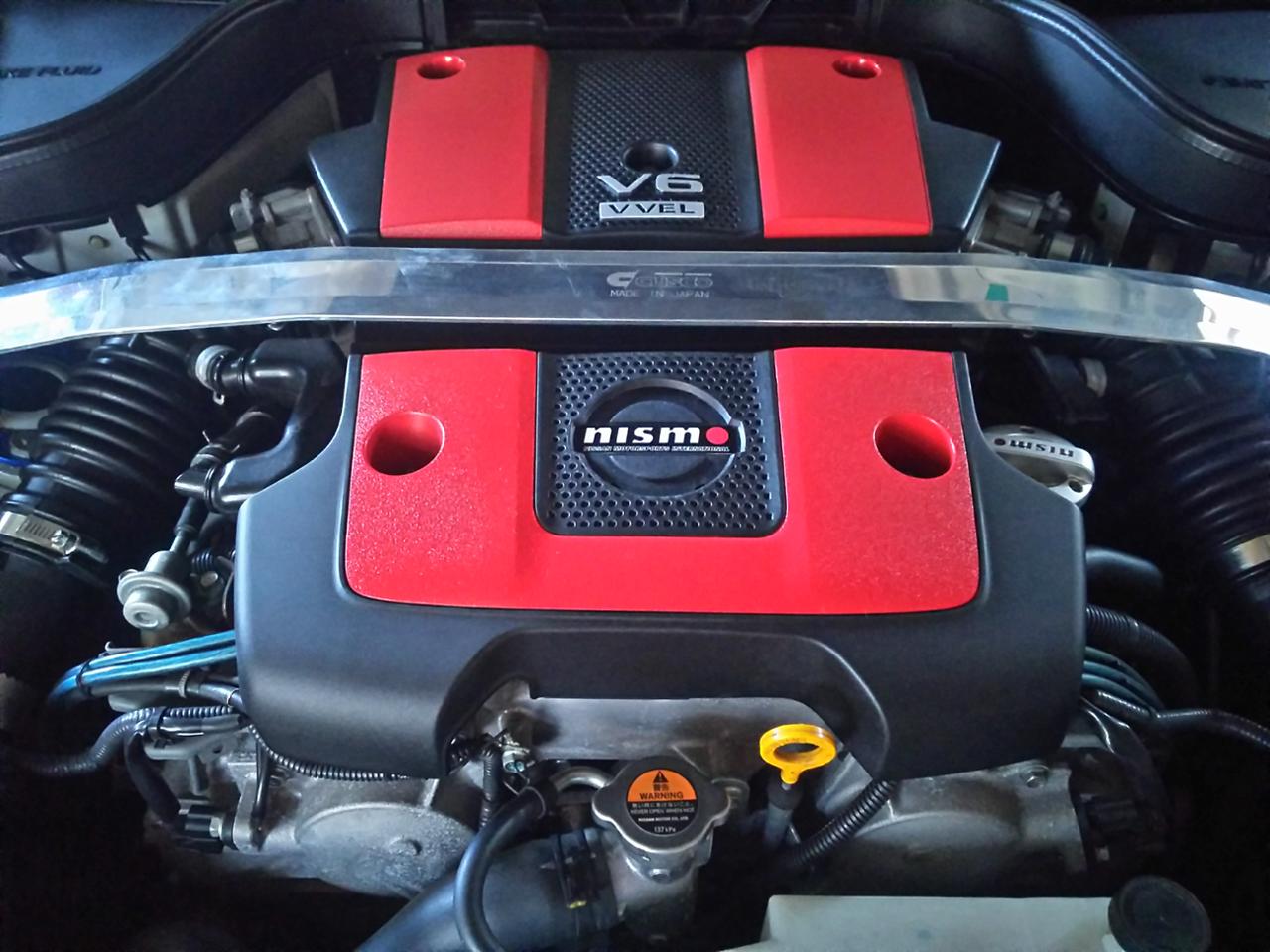 Z34エンジンカバーラップ塗装エンブレムスワロフスキー加工