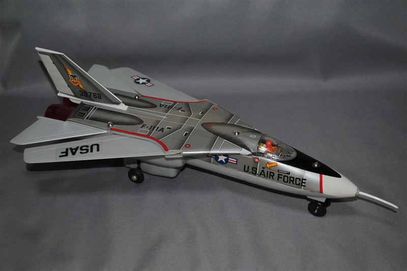 希少 当時物 動作品 野村ト－イ グラマン F111A 戦闘機 ブリキ飛行機