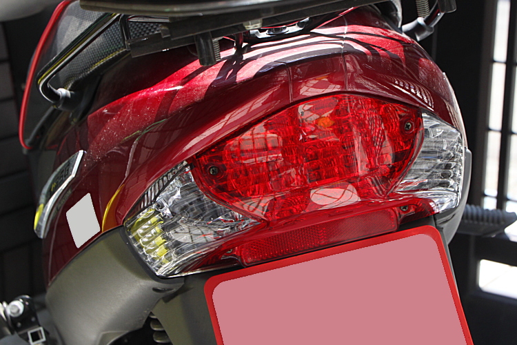 アドレスV125G紅白テール v125g 廃盤希少新品台湾テール(紅白テール