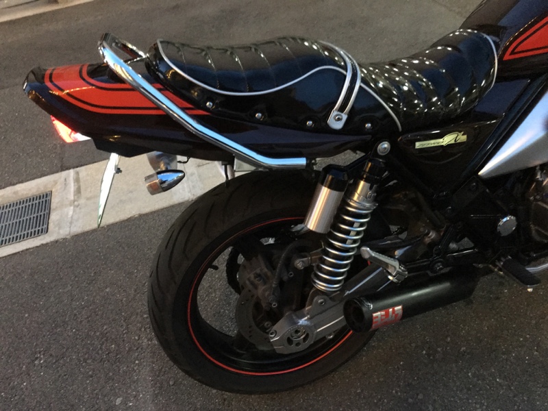 ゼファーx タンクカバー ロングテール