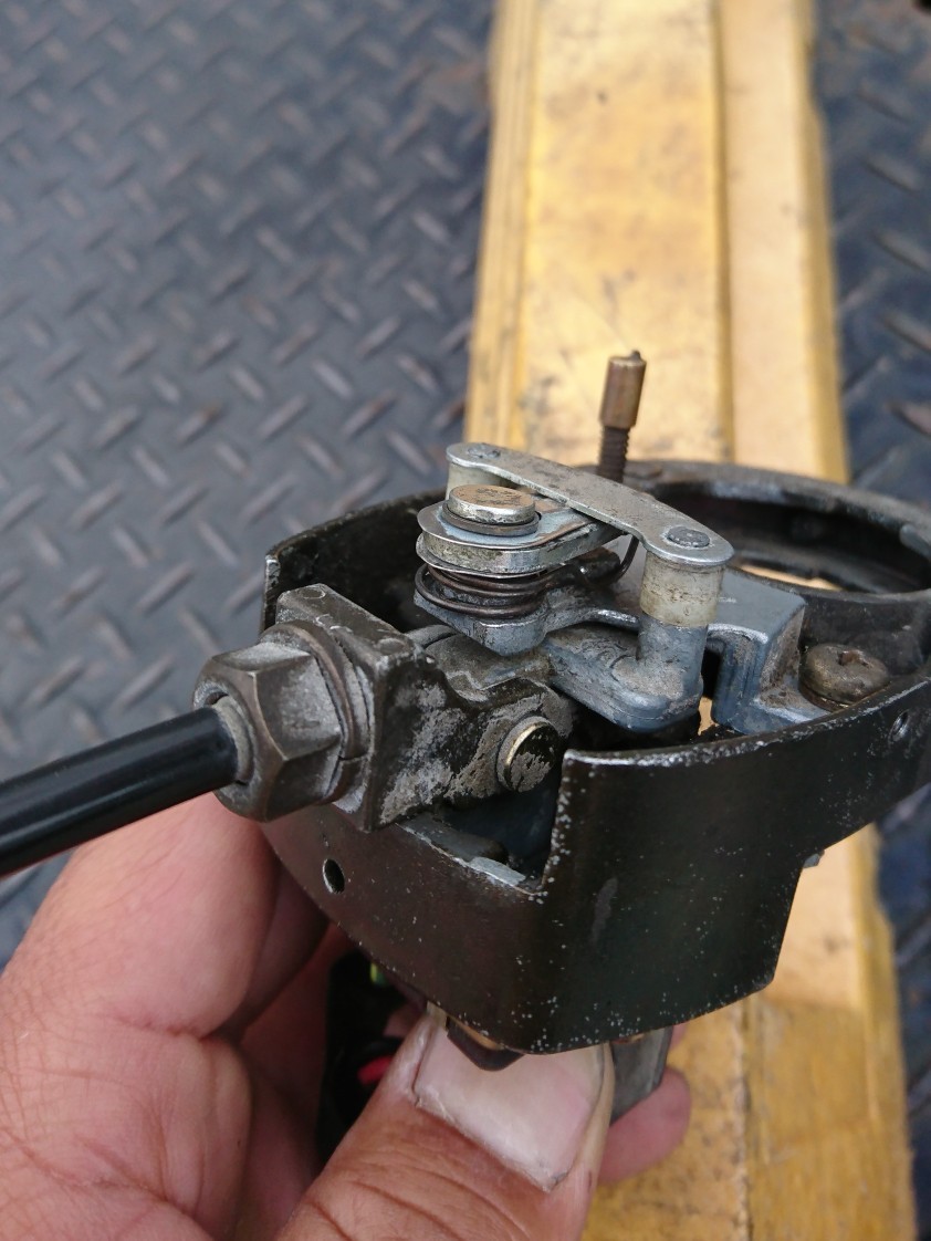 YU】三菱ジープ フロント ウィンカー アセット（左右・固定ネジ欠品