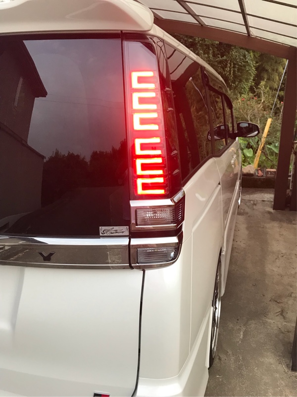 80系 エスクァイア ノア 純正テールランプ ヴォクシー 後期 前期