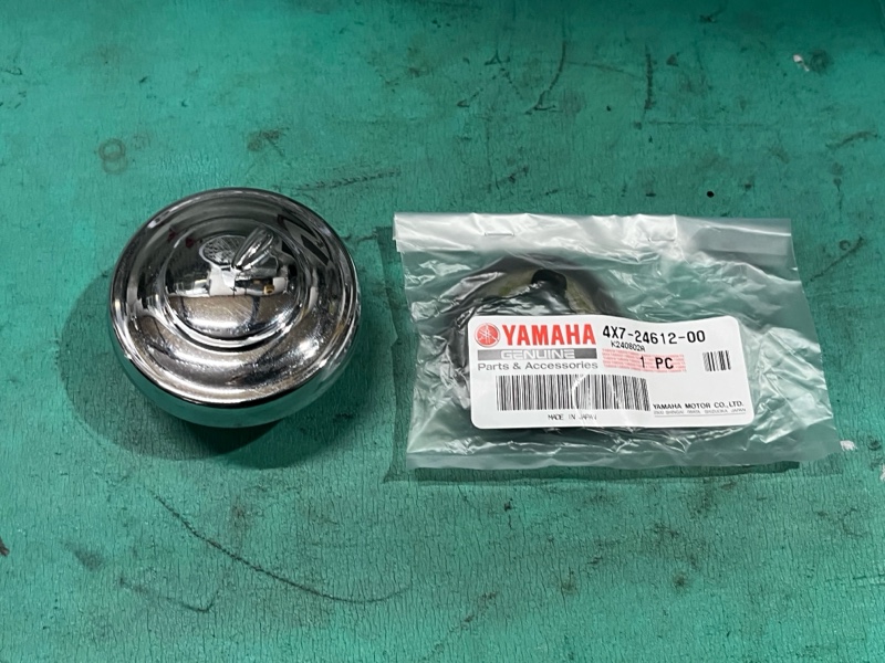 SR400 初期型 純正 タンクキャップ SR400 初期型 純正 カルピスソーダ