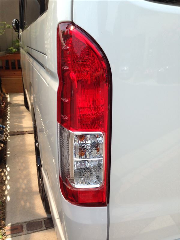 ハイエース 純正テールランプ 【公式通販】