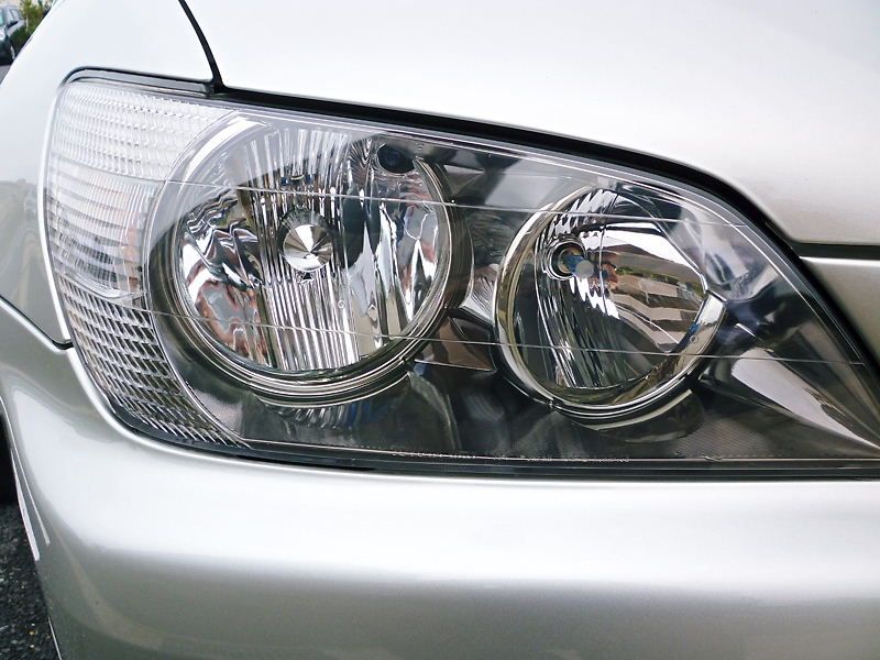 トヨタ・アルテッツァ純正前期型ヘッドライト 配送 アルテッツァ