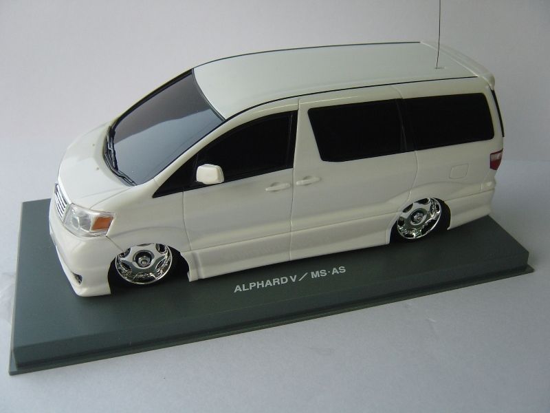 青島文化教材社 1/24ラジオコントールVIPカー№10 アルファードV MS/AS