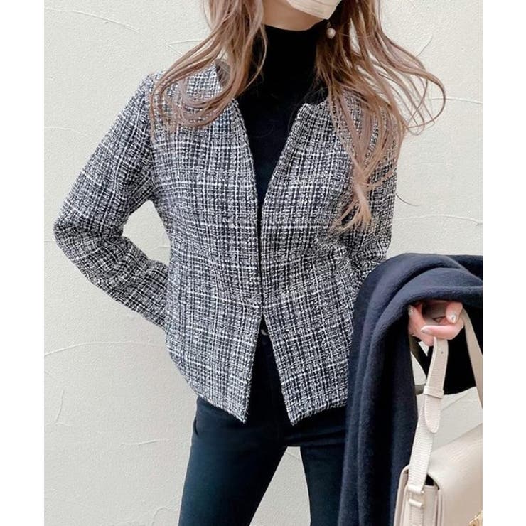 セレモニーでもデイリーでも着回しできる!上品ツイード素材ノーカラー