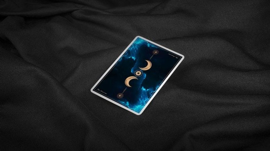 Luna Moon Deluxe Edition Playing Cards – GamelandSKN