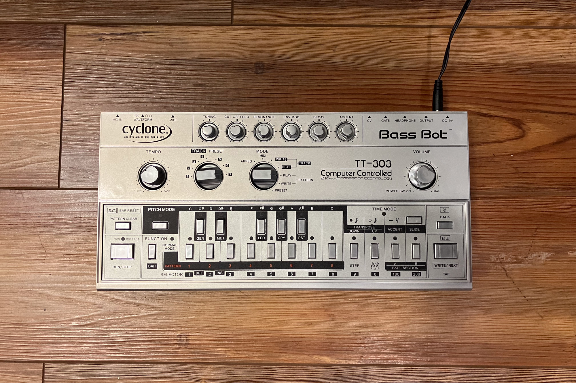 鍵盤楽器 Cyclone Bass-Bot TT-303 V1 TB-303 Cyclone TT-303 アナログ