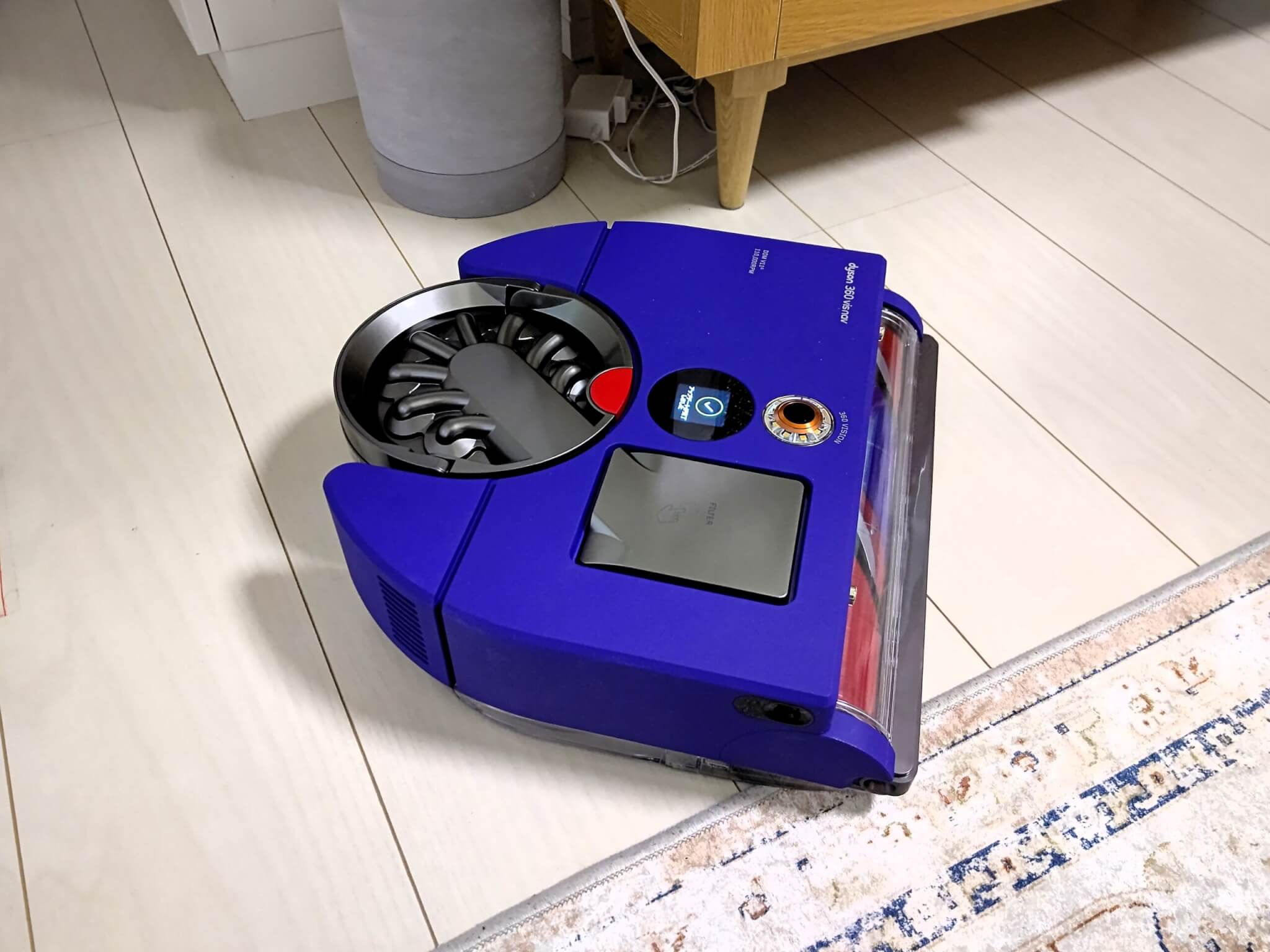 ダイソンのロボット掃除機「Dyson 360 Vis Nav」徹底レビュー！実際に