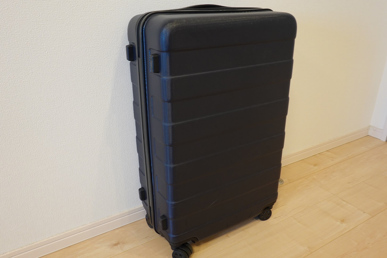 無印良品のスーツケース使用レビュー！「バーを自由に調節できるハード