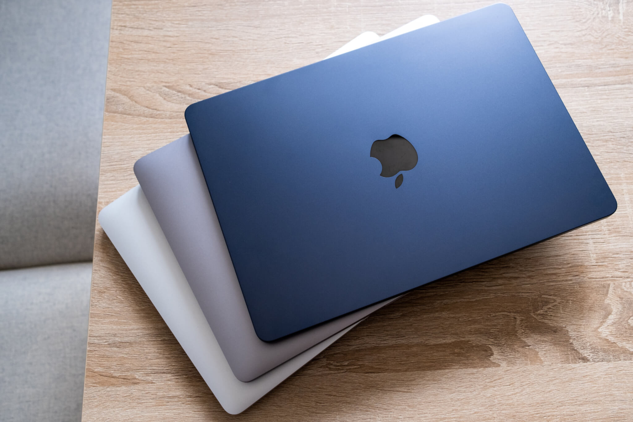 MacBook Air M2 13.6インチ ミッドナイトブルー Apple MacBook Air (M2